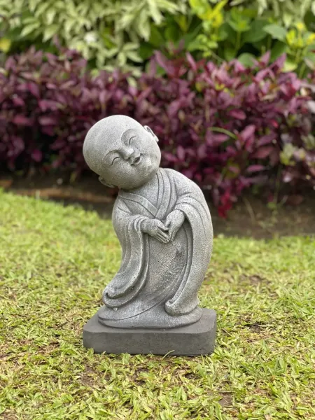 Ling - Monk, standing, bent sideways, 35 cm H | cast stone 